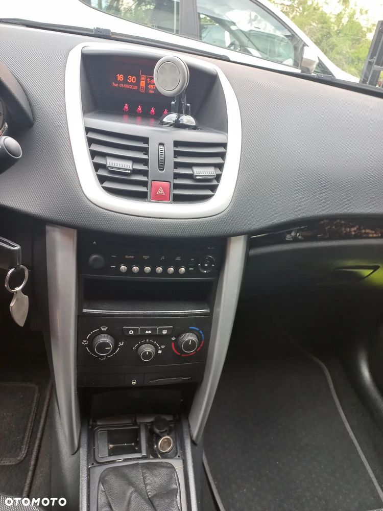 Peugeot 207 1.6 HDi Active - 14