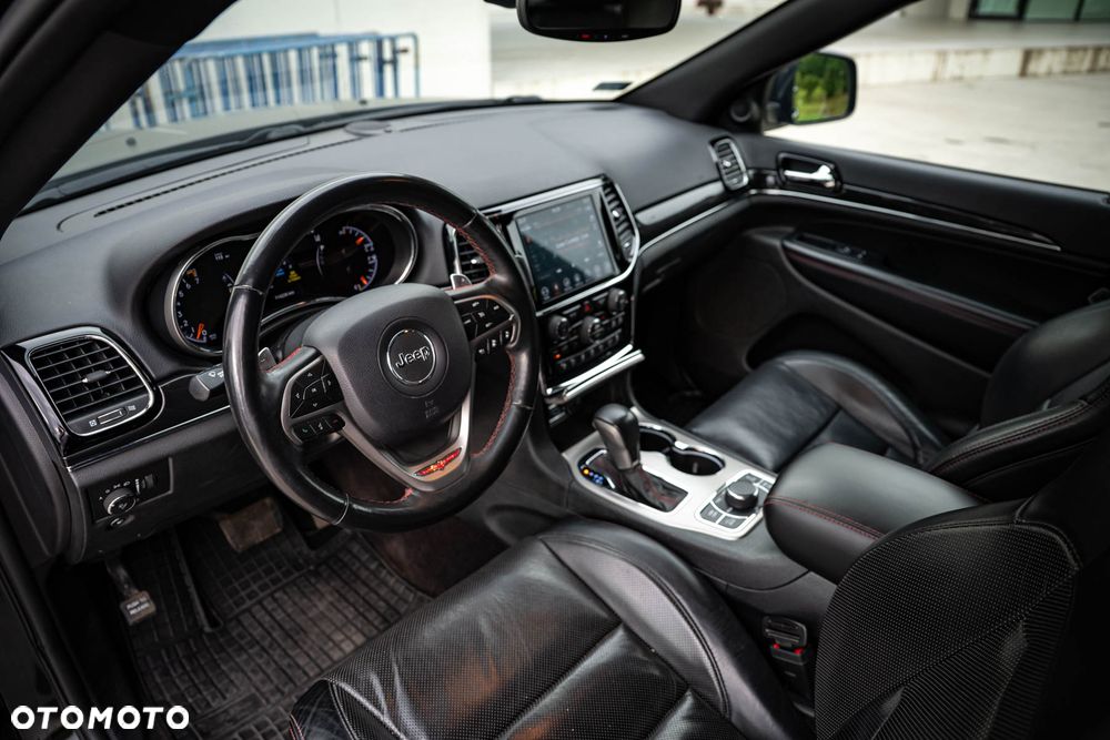 Jeep Grand Cherokee - 14