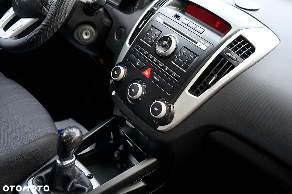 Kia Ceed - 24