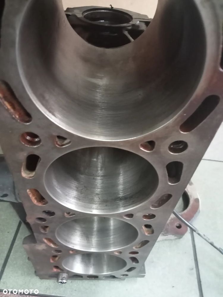 BLOK SILNIKA VECTRA C 1.8 16V Z18XE - 2