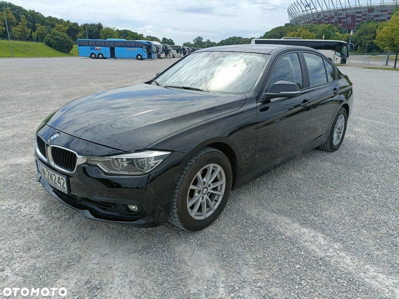 BMW Seria 3 318i - 1