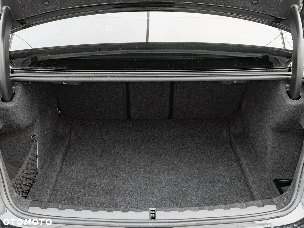 BMW Seria 3 318i M Sport - 25