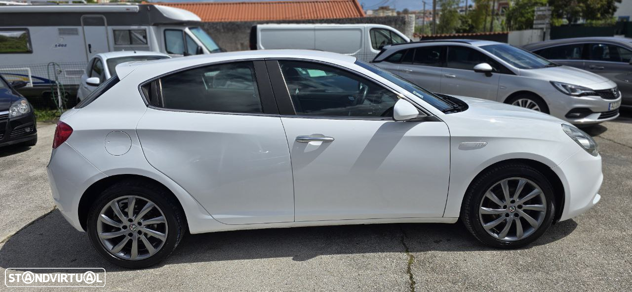 Alfa Romeo Giulietta 1.6 JTDm Sport J18 - 22