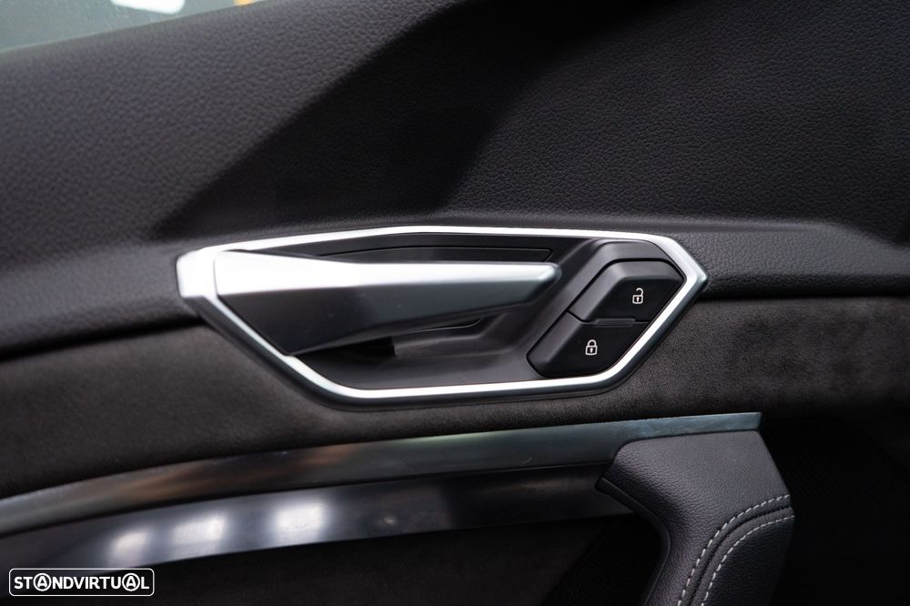 Audi e-tron 50 quattro S line - 24