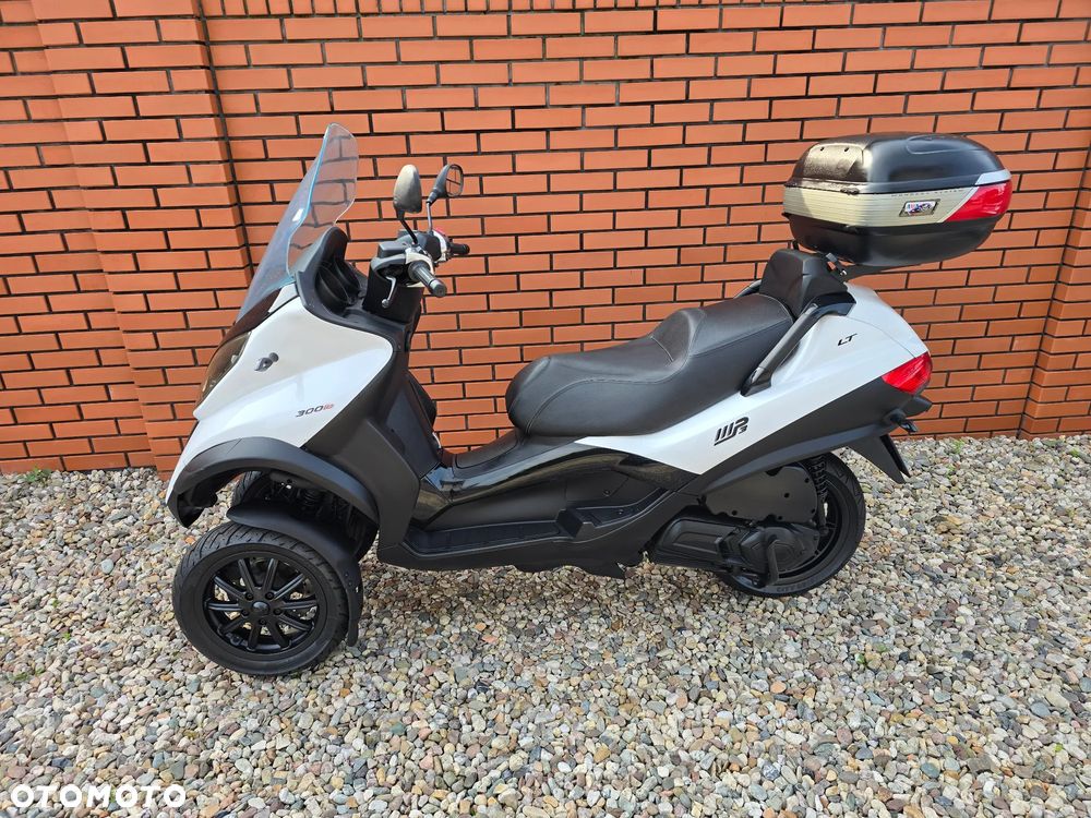 Piaggio MP-3 - 8