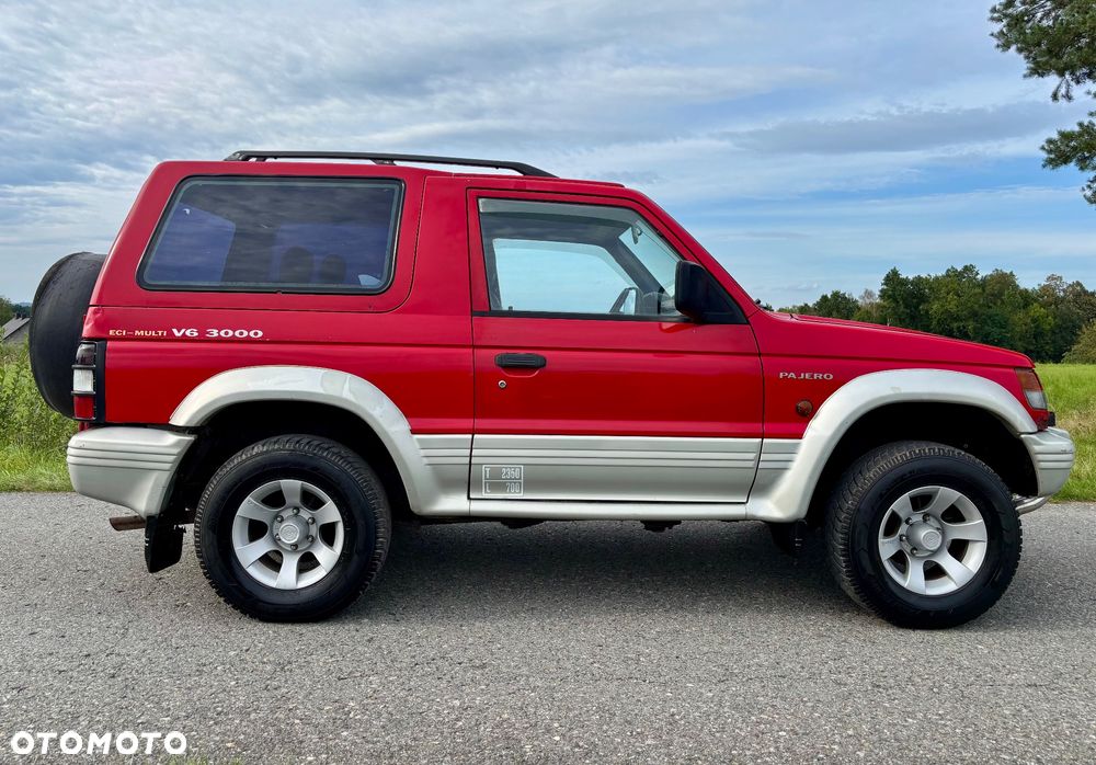 Mitsubishi Pajero - 11