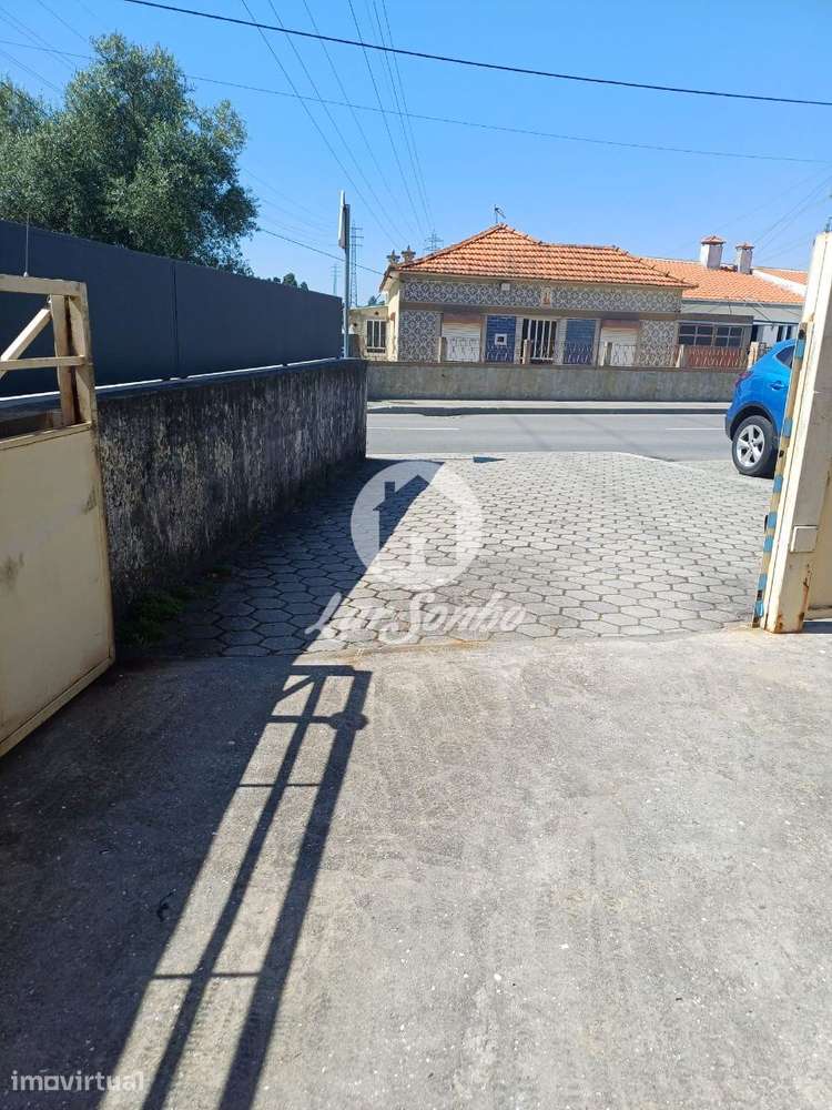 Garagem Box Fechada Independente com 34,5 m² em Serzedo - Grande imagem: 3/5