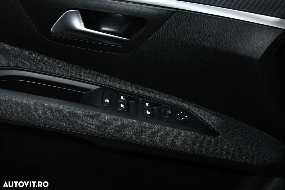 Peugeot 5008 1.2 Puretech Turbo s&s Active - 16