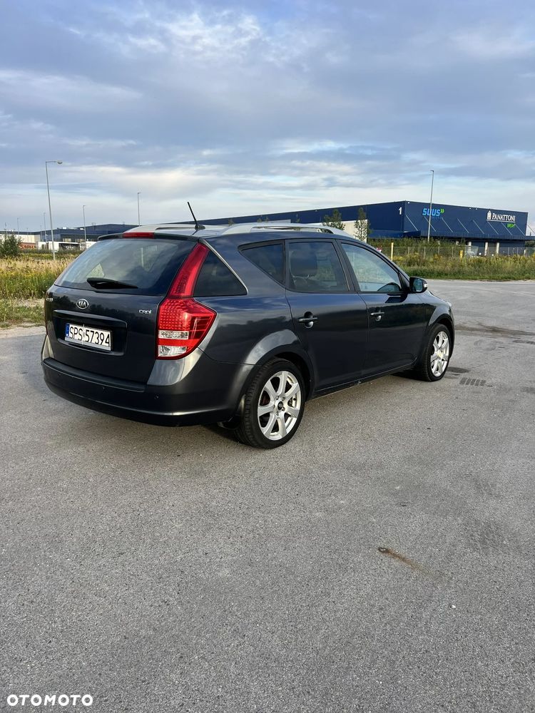 Kia Ceed 2011 photo 4