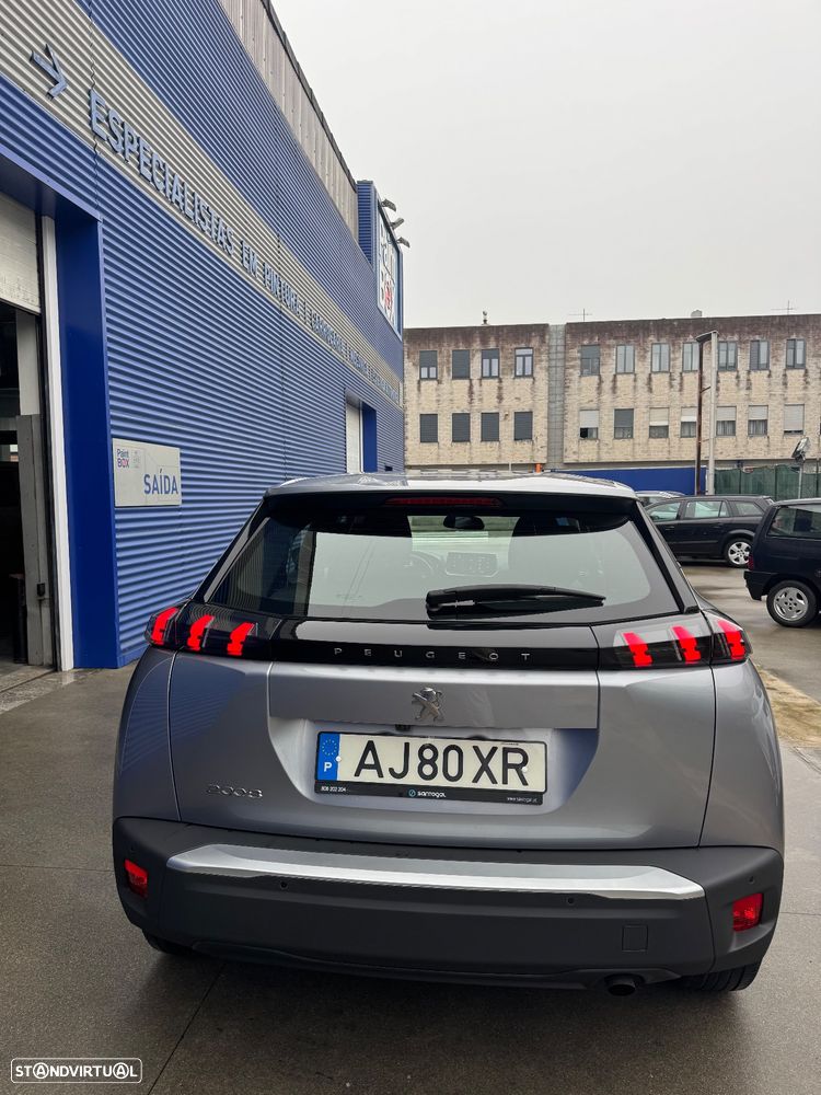 Peugeot 2008 1.2 PureTech Active Pack - 4
