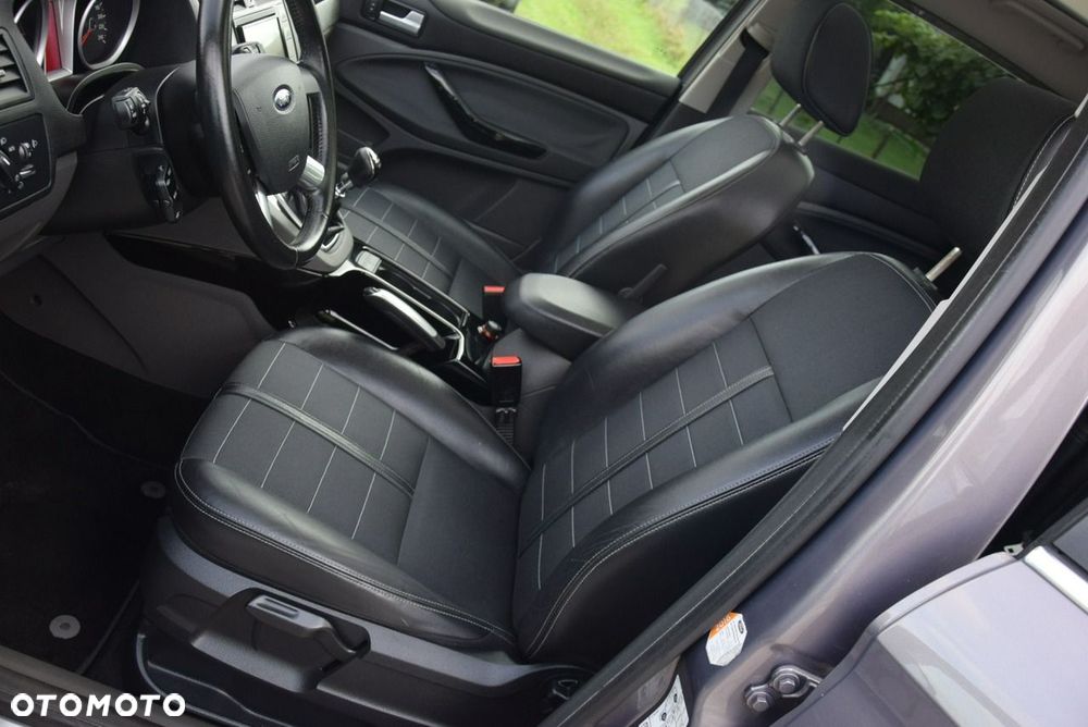Ford Kuga 2.0 TDCi 4x4 Titanium - 29