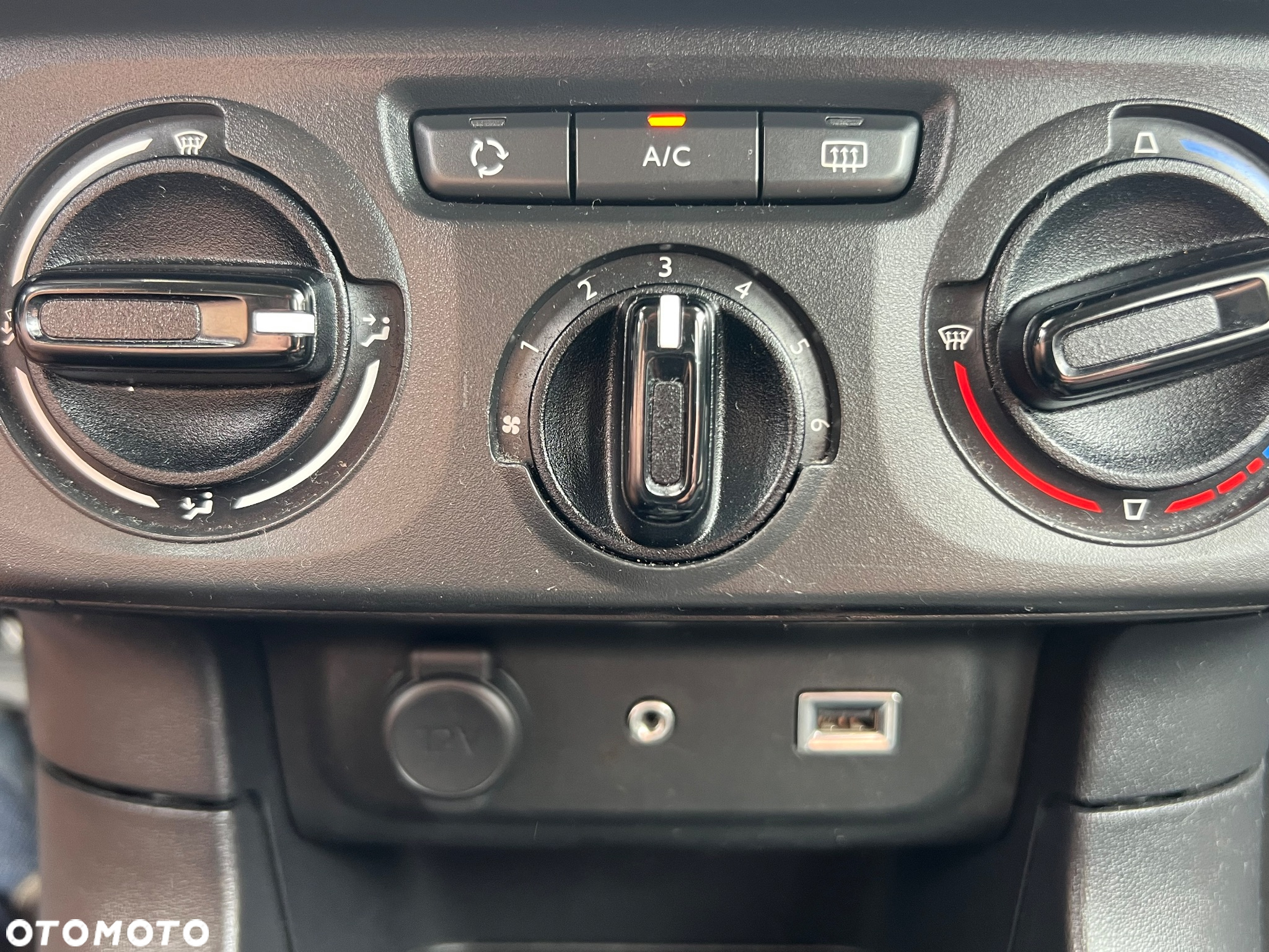 Citroën C3 1.2 PureTech GPF Shine - 16