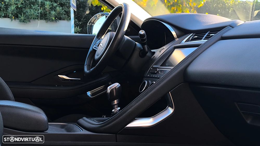 Jaguar E-Pace 2.0 i4D - 12
