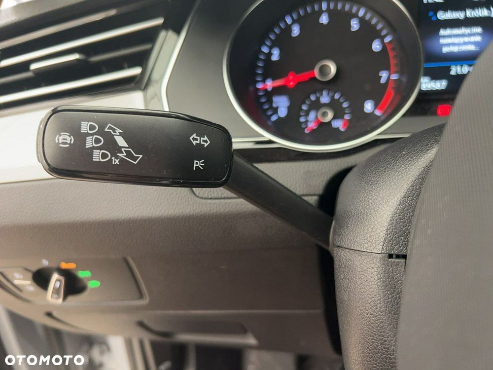 Volkswagen Passat - 24