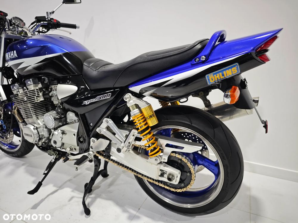 Yamaha XJR - 19