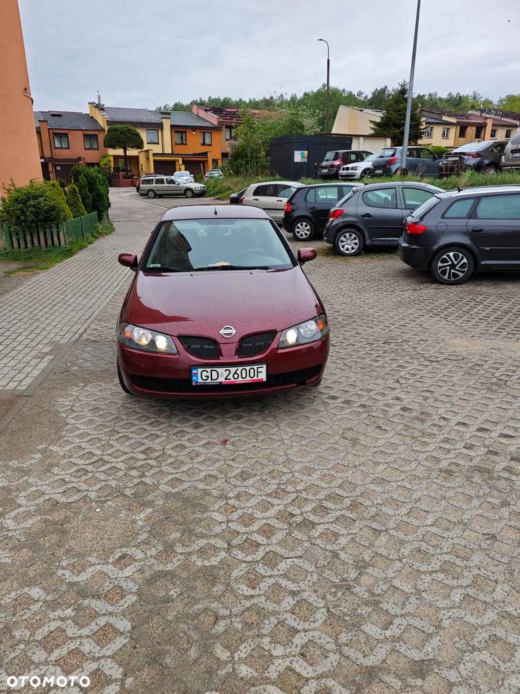Nissan Almera - 1
