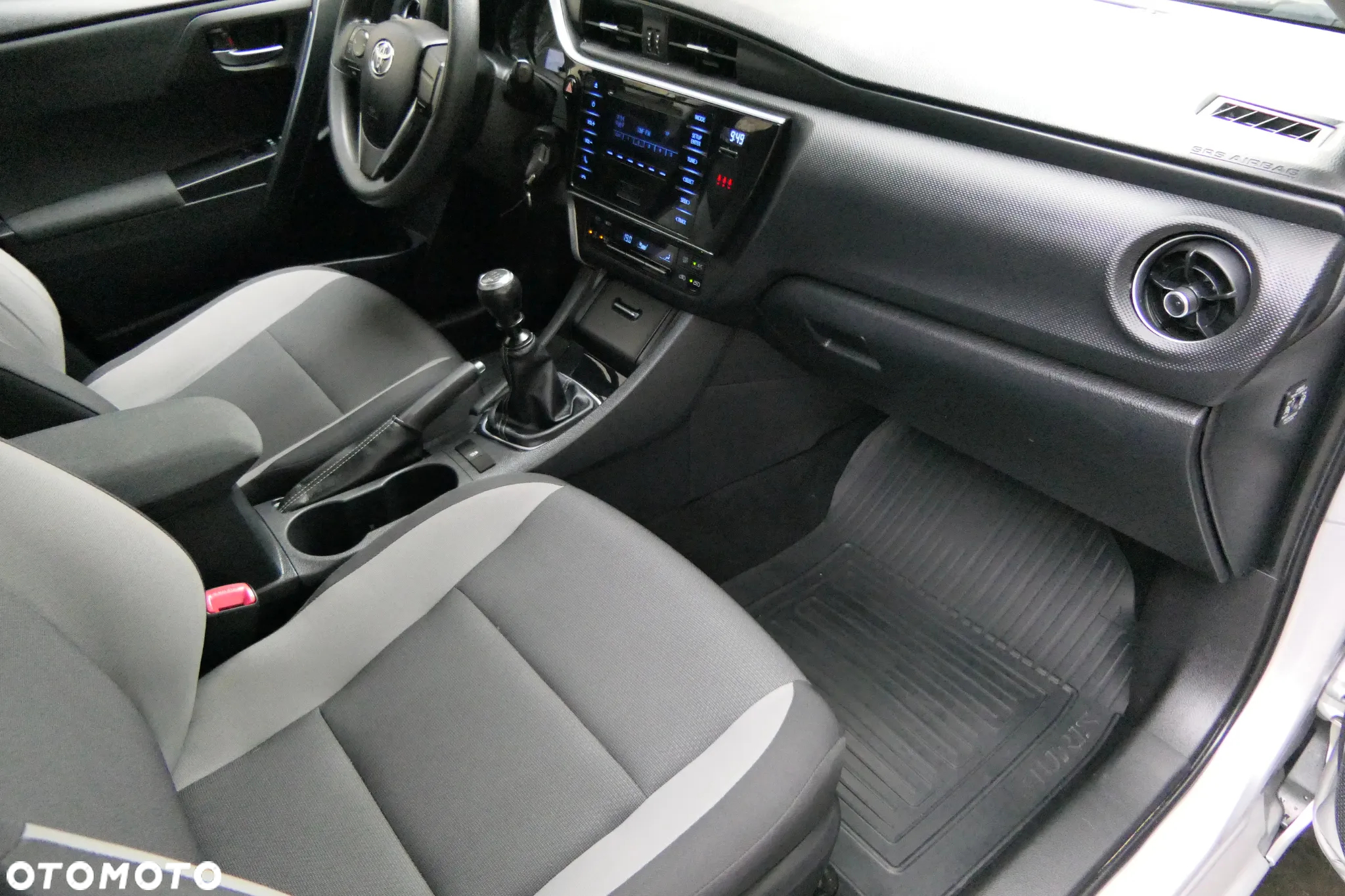 Toyota Auris 1.33 VVT-i Comfort - 15