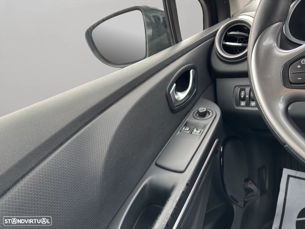 Renault Clio 0.9 TCe Limited - 12