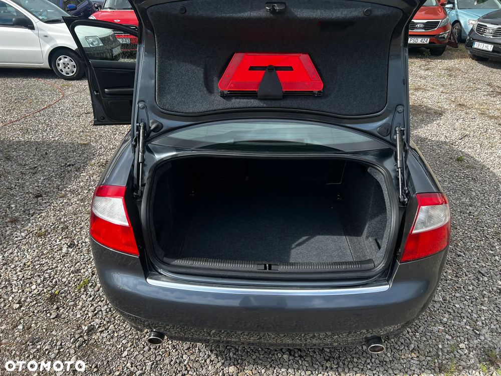 Audi A4 Limousine 1.8 T quattro - 29