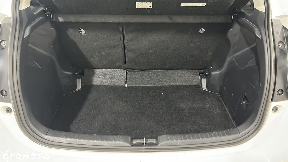 Toyota Yaris 1.5 Comfort - 12