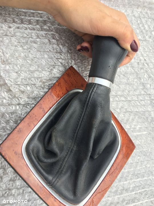 GAŁKA ZMIANY BIEGÓW Z MIESZKIEM AUDI A3 8P 2.0 FSI - 6