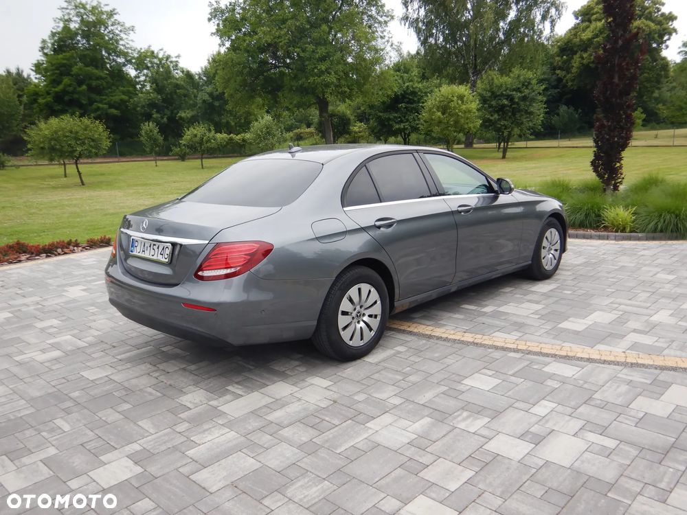 Mercedes-Benz Klasa E 220 d 9G-TRONIC Exclusive - 5