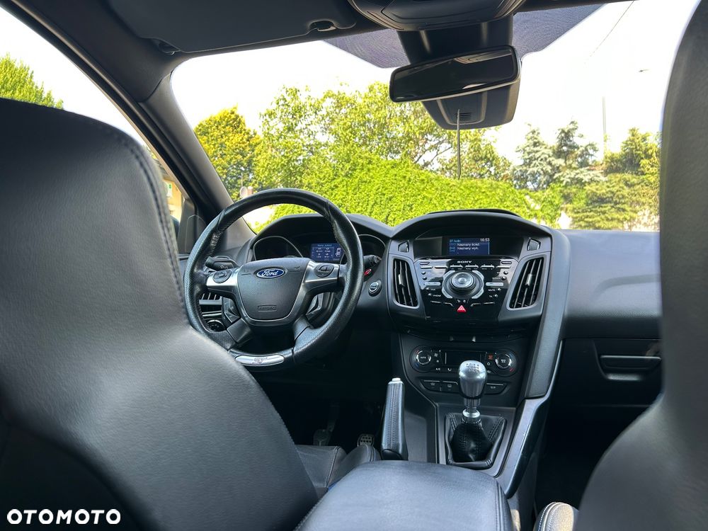 Ford Focus ST - 11