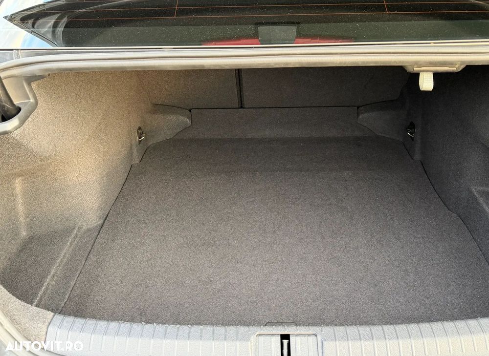 Volkswagen Passat - 9