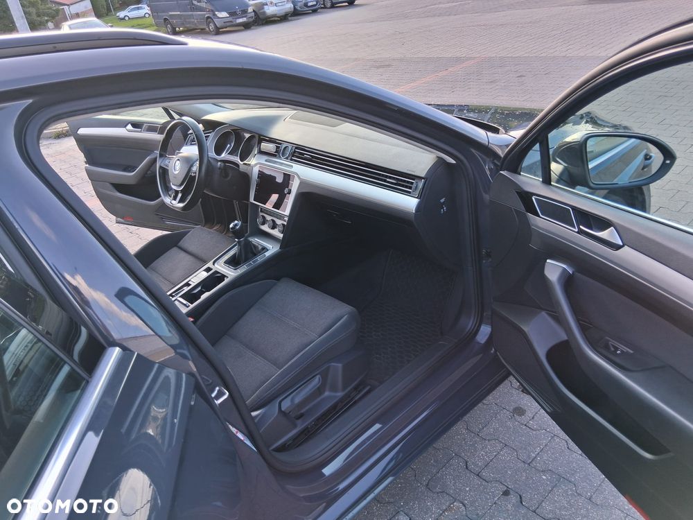 Volkswagen Passat 1.6 TDI (BlueMotion Technology) Comfortline - 5
