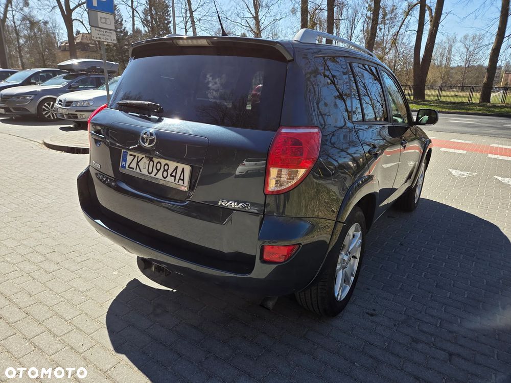 Toyota RAV4 2.2 D-CAT 4x4 Executive - 4