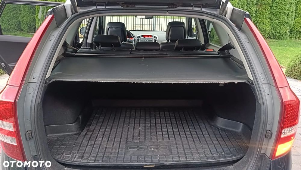 Kia Ceed - 13