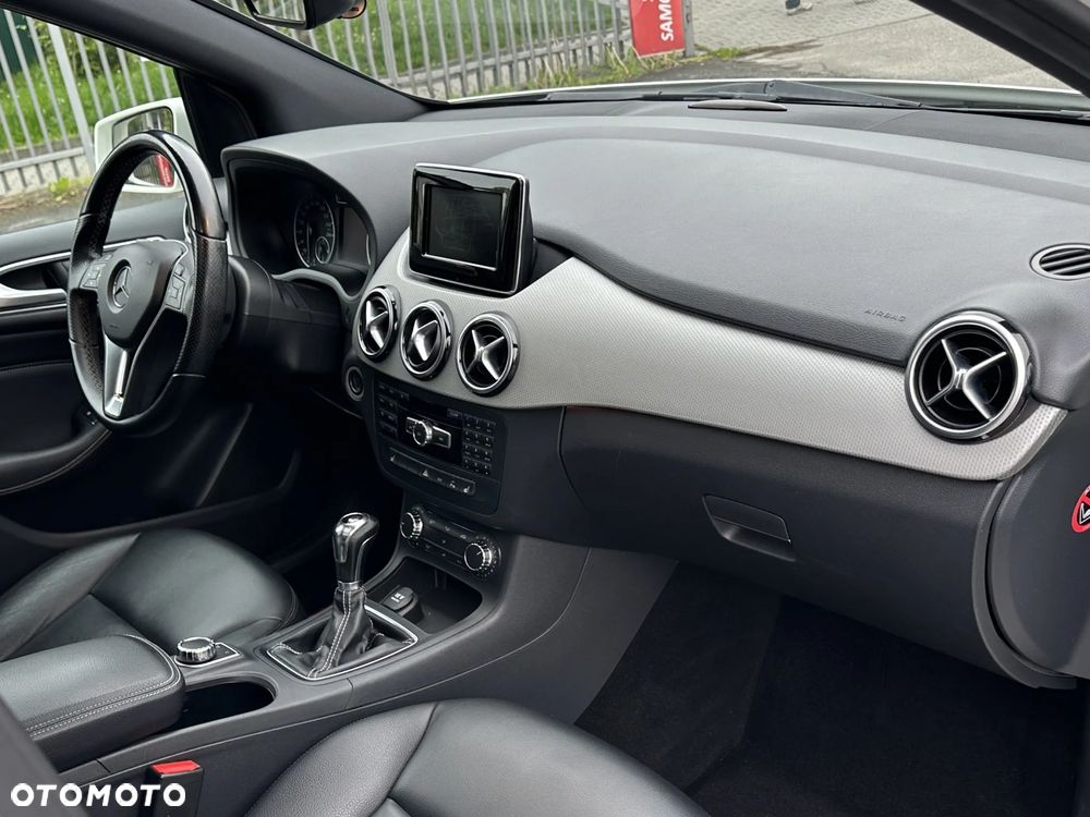 Mercedes-Benz Klasa B 200 (BlueEFFICIENCY) - 14