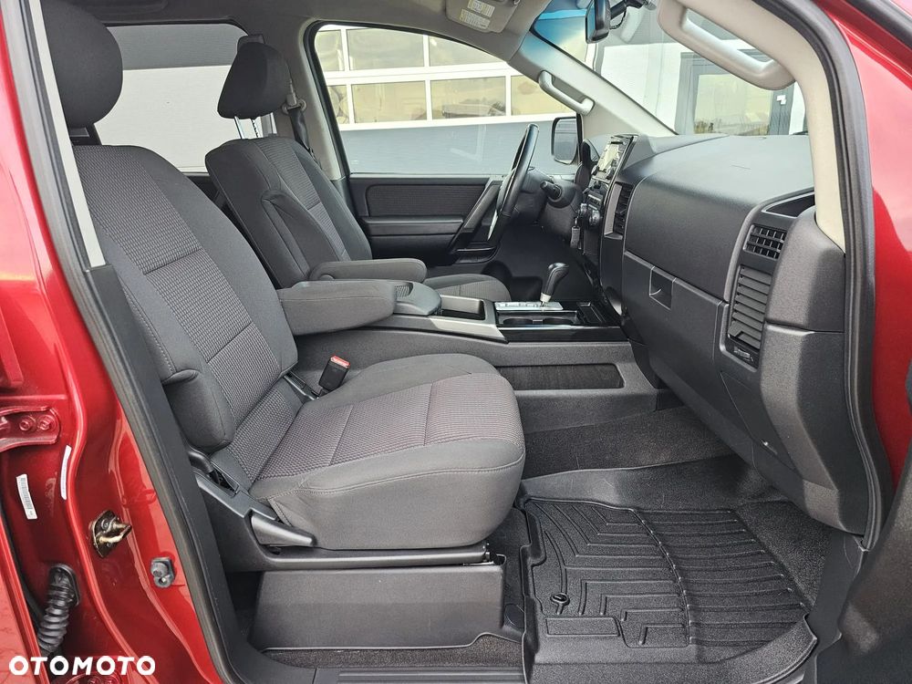 Nissan Titan 5.6 V8 SE Crew Cab - 6