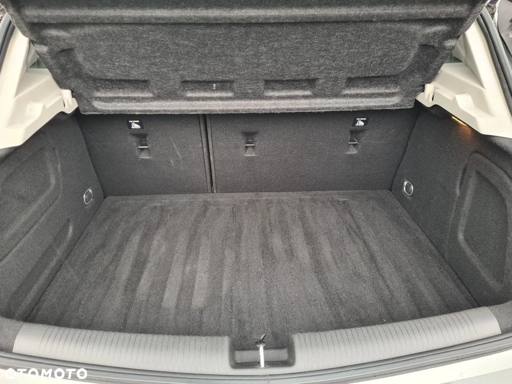 Opel Astra 1.4 T Dynamic S&S - 20