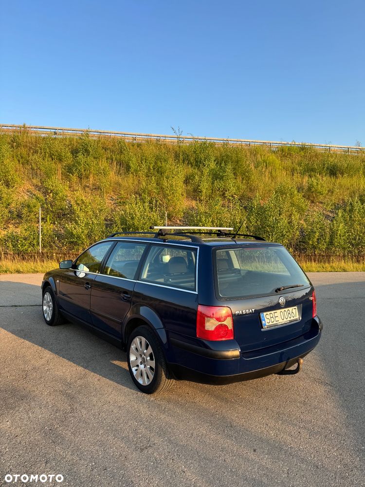 Volkswagen Passat 1.9 TDI Comfortline - 4