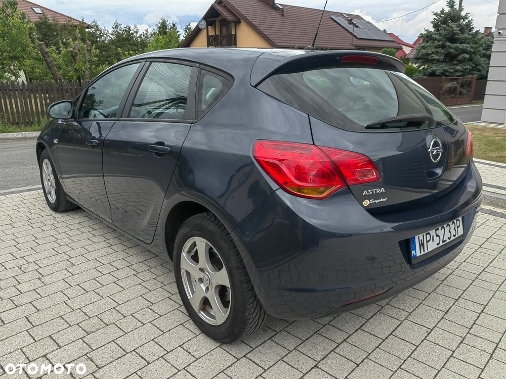 Opel Astra - 2