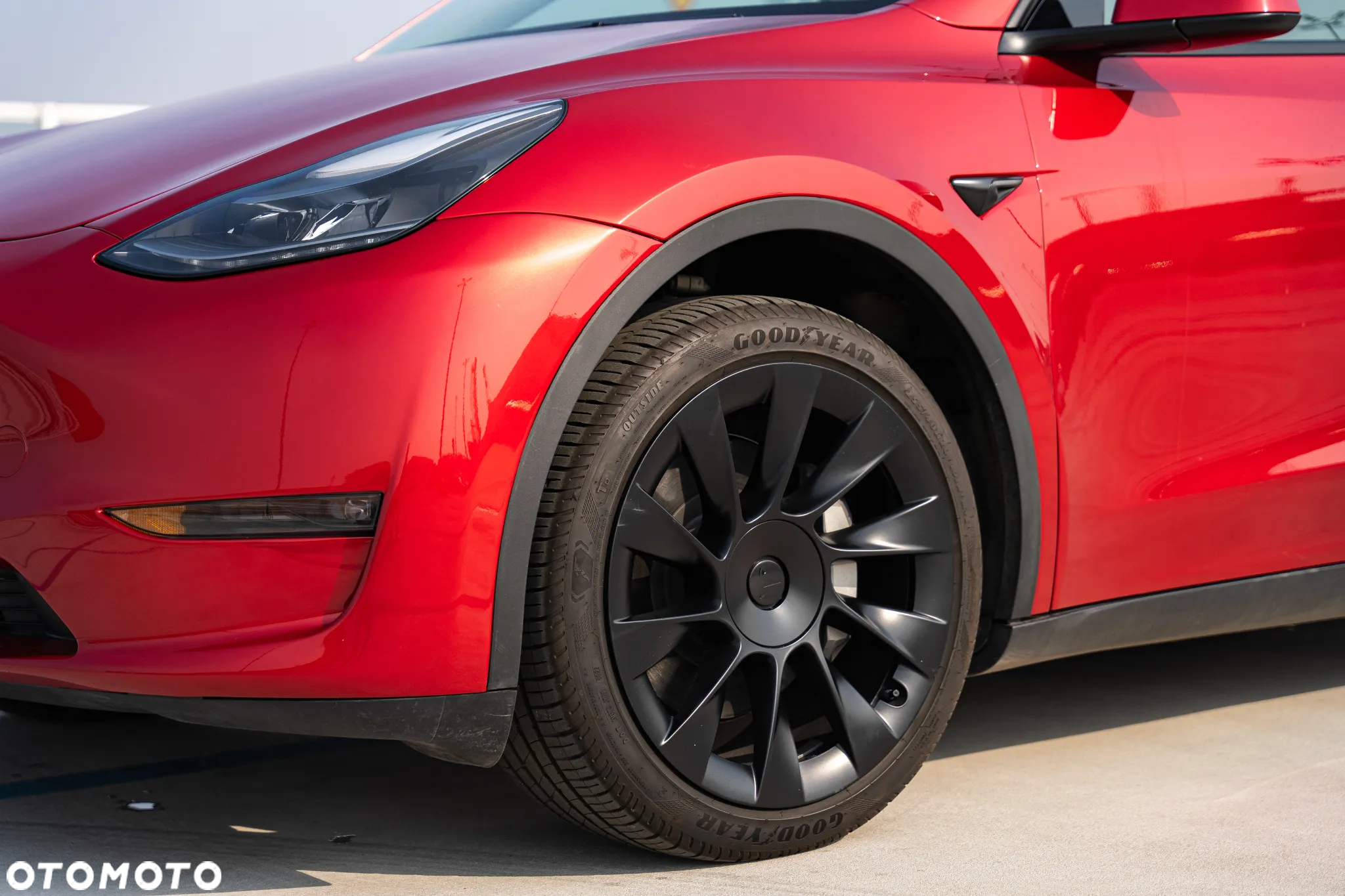 Tesla Y 83.1kWh Long Range AWD - 3