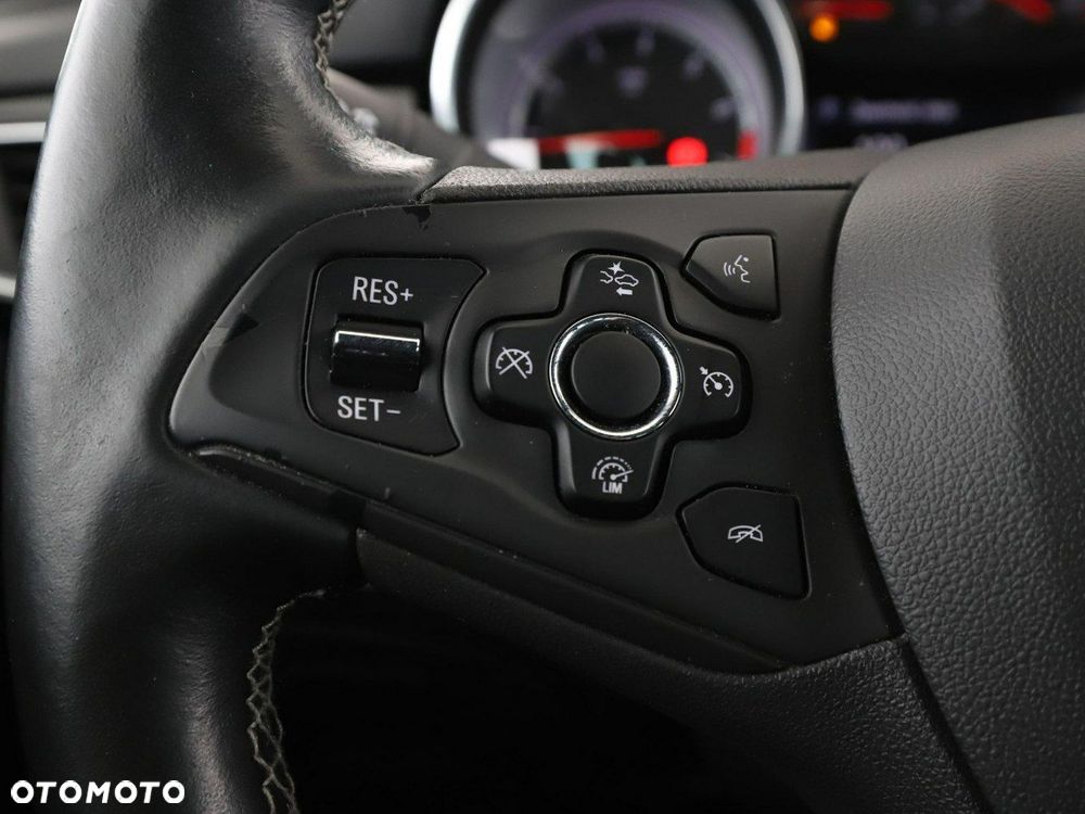 Opel Astra 1.4 Turbo Dynamic - 32