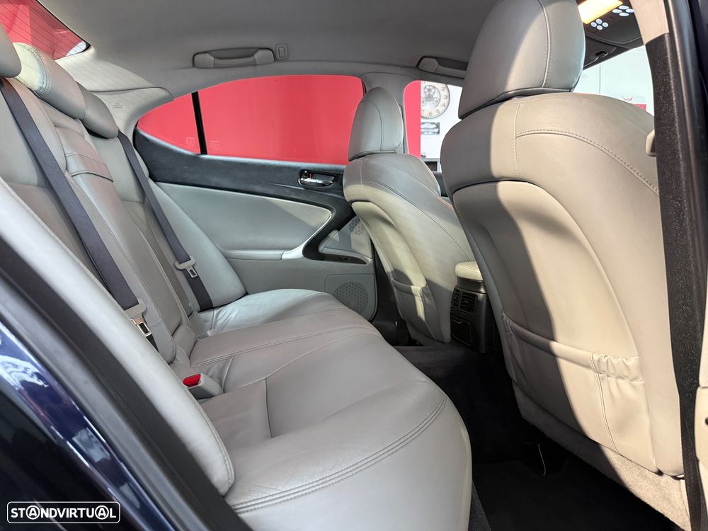 Lexus IS 220 d Luxury Line - 10