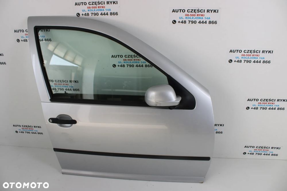 VW Golf IV Bora Drzwi Prawy Przód LA7W - 1