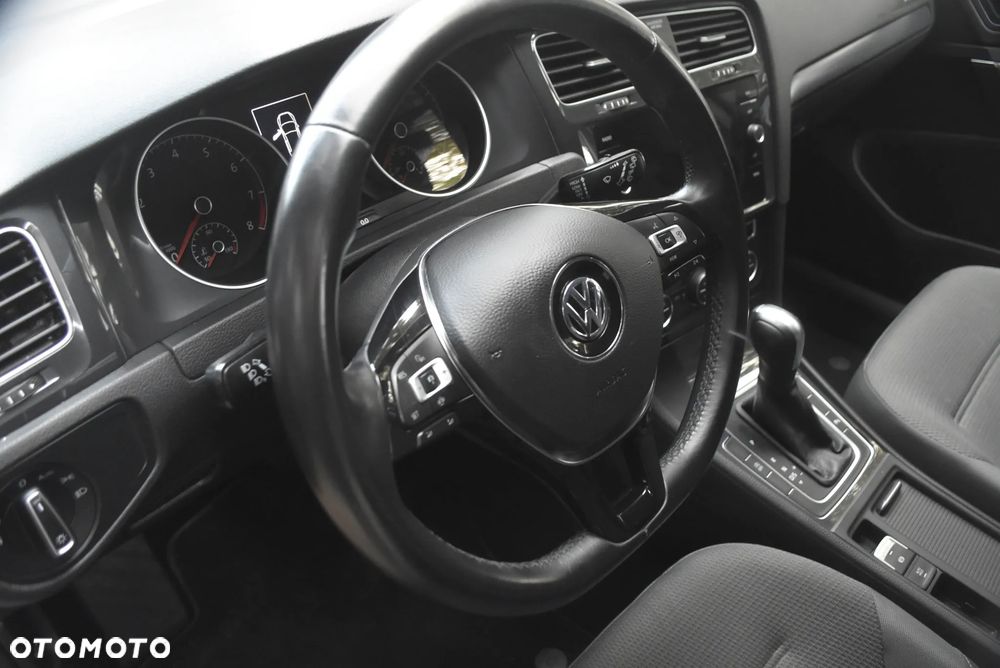 Volkswagen Golf - 18