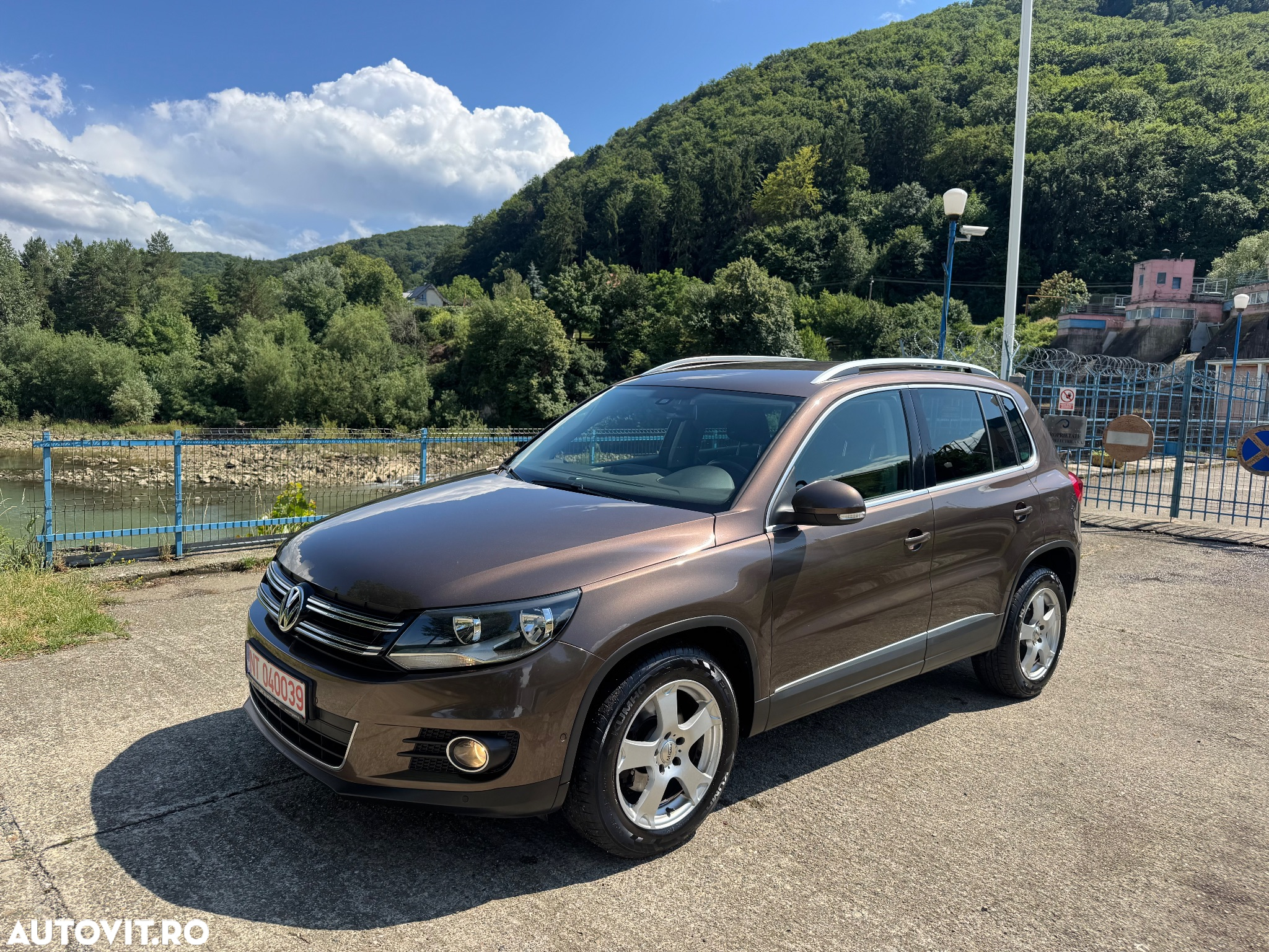 Volkswagen Tiguan 2.0 TDI 4Motion Sport & Style - 2