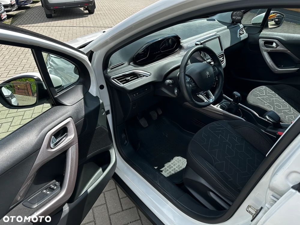 Peugeot 2008 - 6
