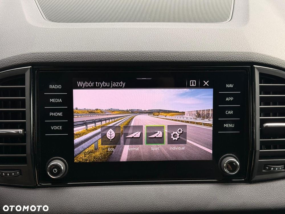 Skoda Karoq 1.5 TSI ACT DSG Sportline - 23