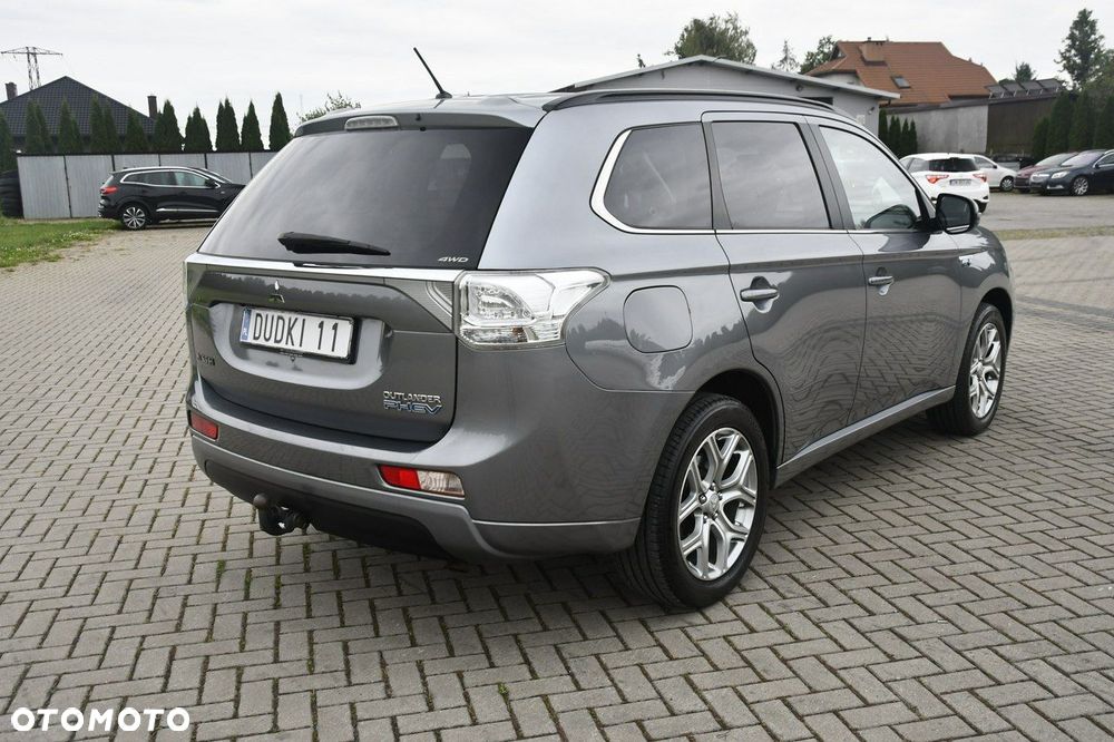 Mitsubishi Outlander - 9