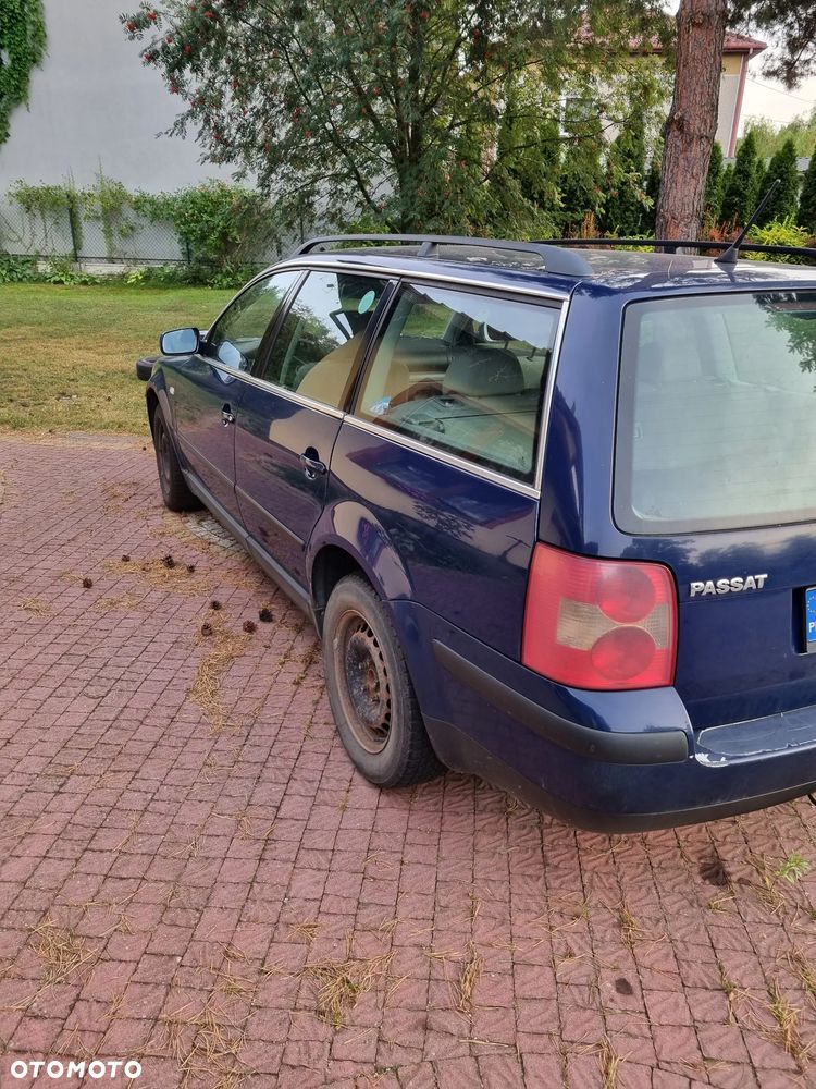 Volkswagen Passat 1.9 TDI Comfortline - 4