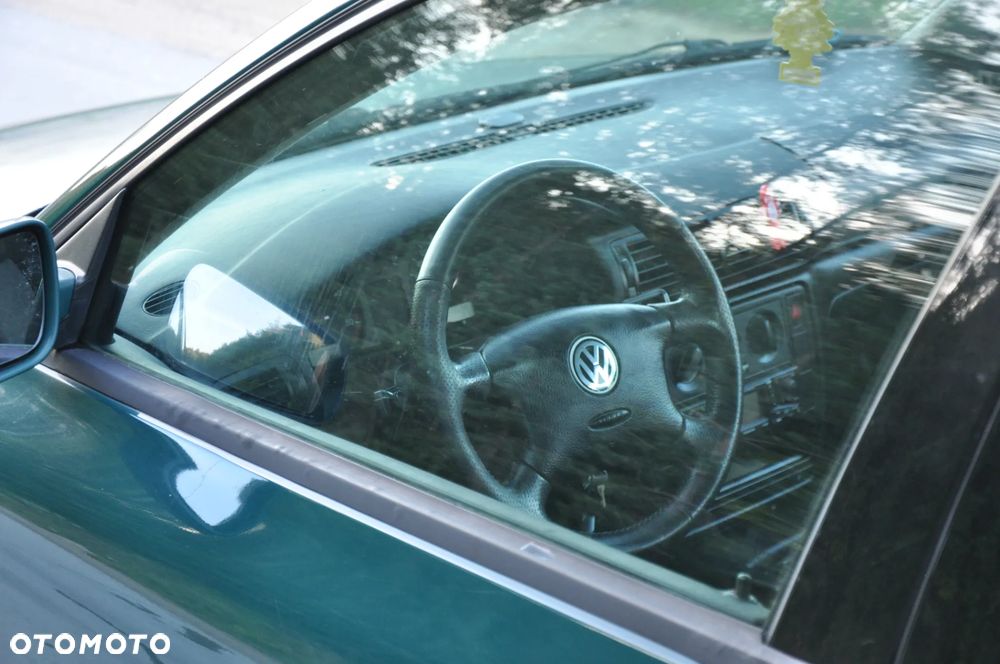 Volkswagen Passat 1.9 TDI CL - 36
