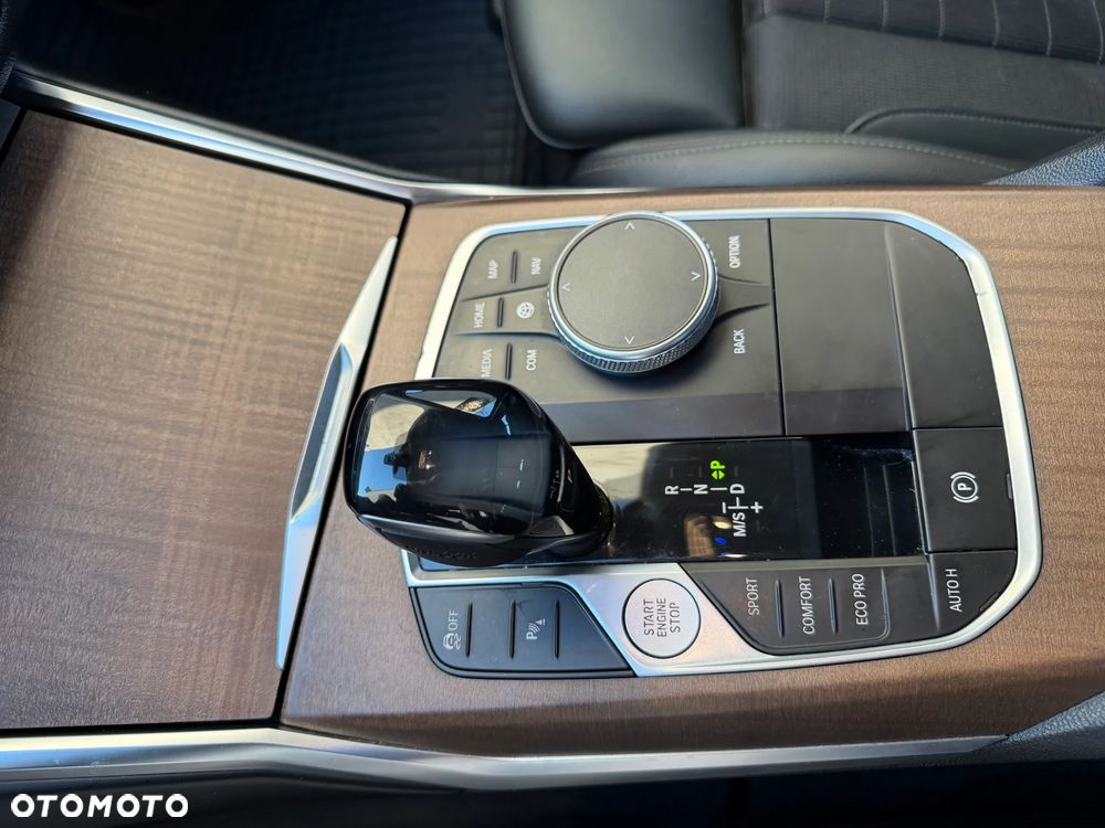 BMW Seria 3 318d Edition Luxury Line Purity - 13