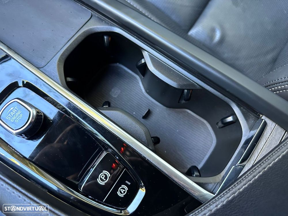 Volvo XC 90 2.0 B5 Ultimate Dark AWD - 26