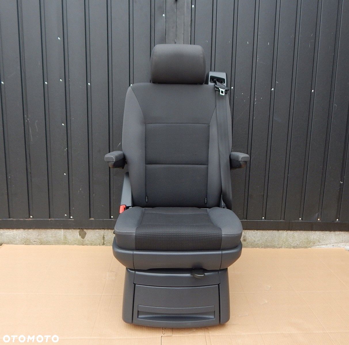 VW T6 T6.1 MULTIVAN fotel OBROTOWY tył podłokietnik - 1